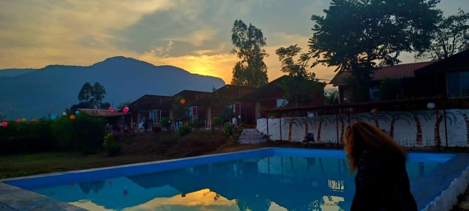 Mysticstays Resort Wai Екстер'єр фото