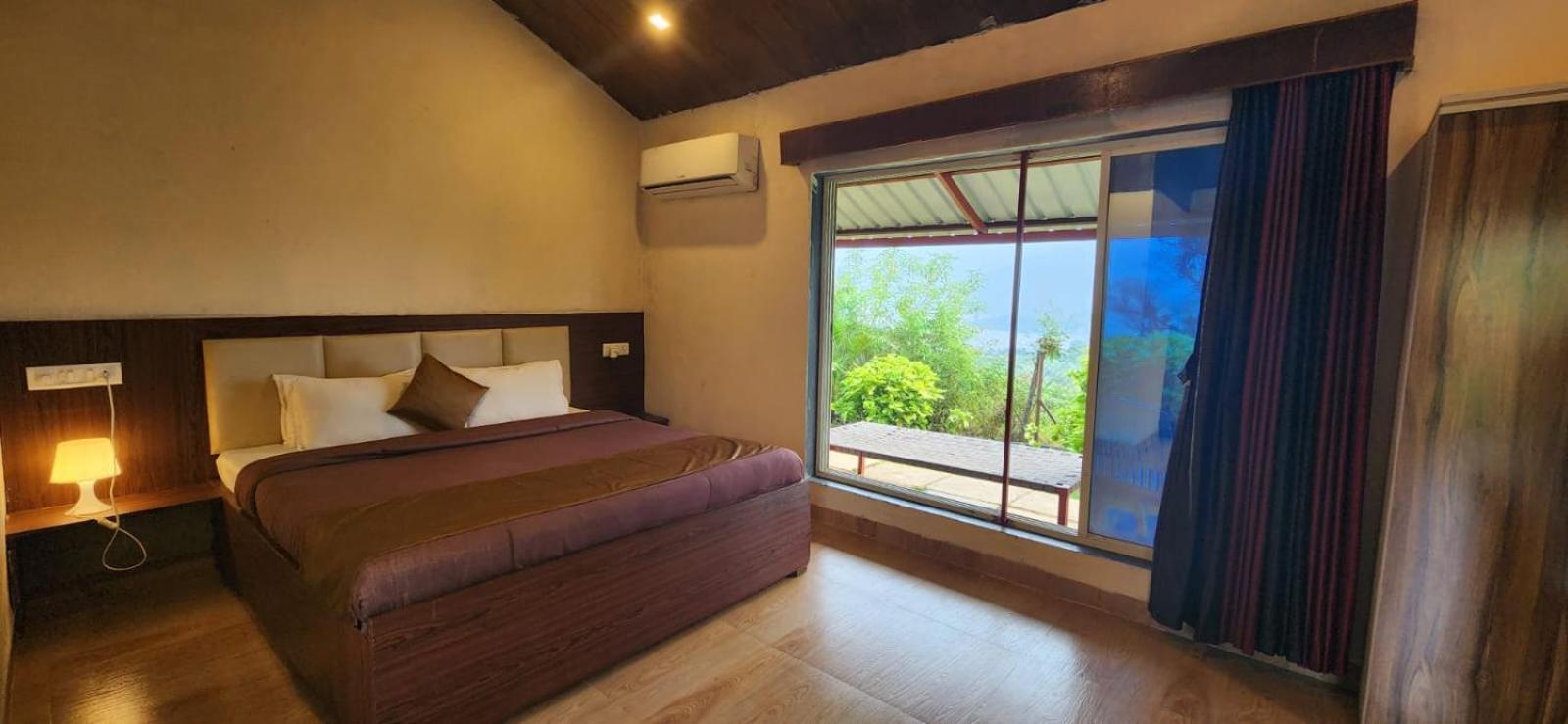 Mysticstays Resort Wai Екстер'єр фото