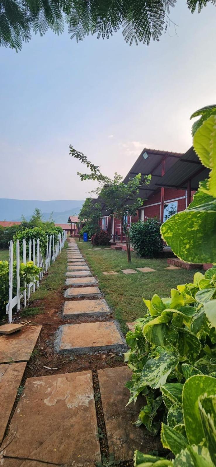 Mysticstays Resort Wai Екстер'єр фото